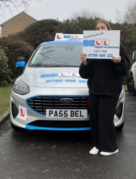 Another FANTASTIC FIRST TIME PASS for instructor Michelle with only<br />
TWO faults