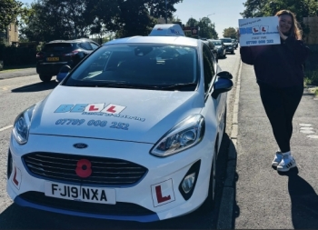 Another GREAT FIRST TIME PASS for instructor Natasha with only<br />
TWO faults